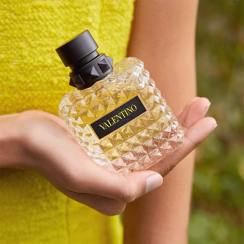 BORN IN ROMA YELLOW DREAM - VALENTINO | ESENNIA